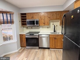 11573 Sullnick Way in Gaithersburg, MD - Building Photo