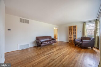 3317 Coventry Ct Dr, Unit Apt 106 in Ellicott City, MD - Building Photo - Building Photo