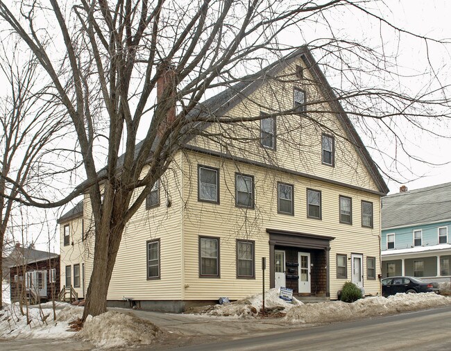 38 Gage St in Augusta, ME - Building Photo - Building Photo