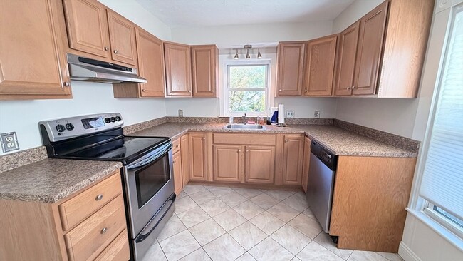 391 Commercial St in Braintree, MA - Building Photo - Building Photo