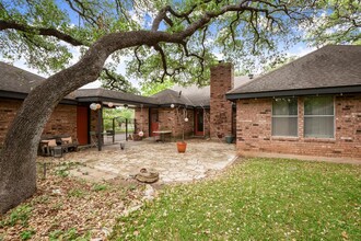 7007 Fence Line Dr in Austin, TX - Building Photo - Building Photo