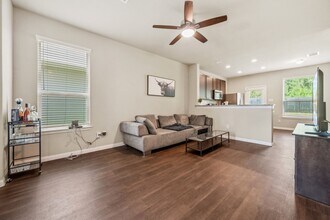 4266 McGregor Blf Ln in Conroe, TX - Building Photo - Building Photo