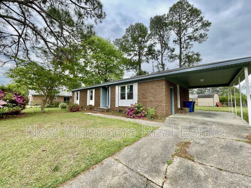 5138 Foxfire Rd in Fayetteville, NC - Foto de edificio