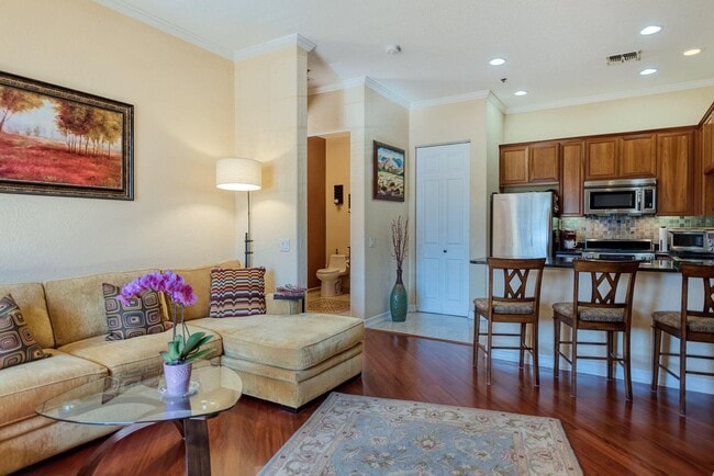 property at 50750 Santa Rosa Plz