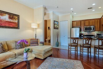 50750 Santa Rosa Plz in La Quinta, CA - Foto de edificio - Building Photo