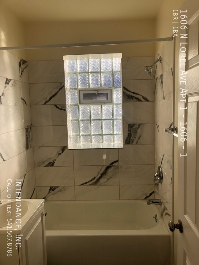 1606 N Lorel Ave in Chicago, IL - Building Photo - Building Photo