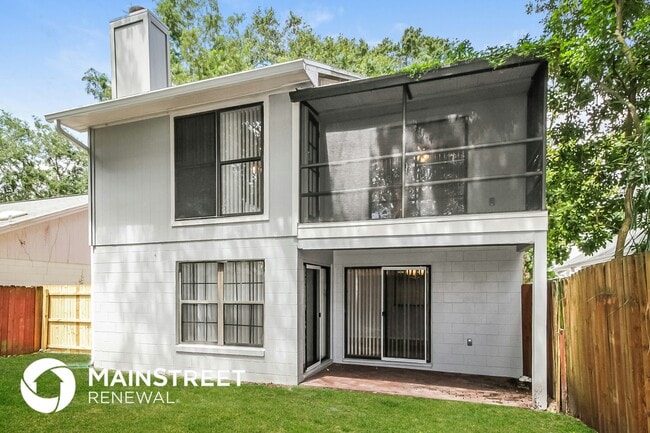 1260 Indian Bluff Dr in Apopka, FL - Foto de edificio - Building Photo