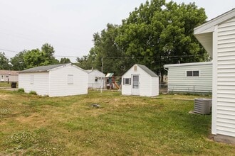 809 N. SHERMAN in Lincoln, IL - Building Photo - Building Photo