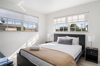 4421 NW 9th St-Unit -4421 in Miami, FL - Foto de edificio - Building Photo