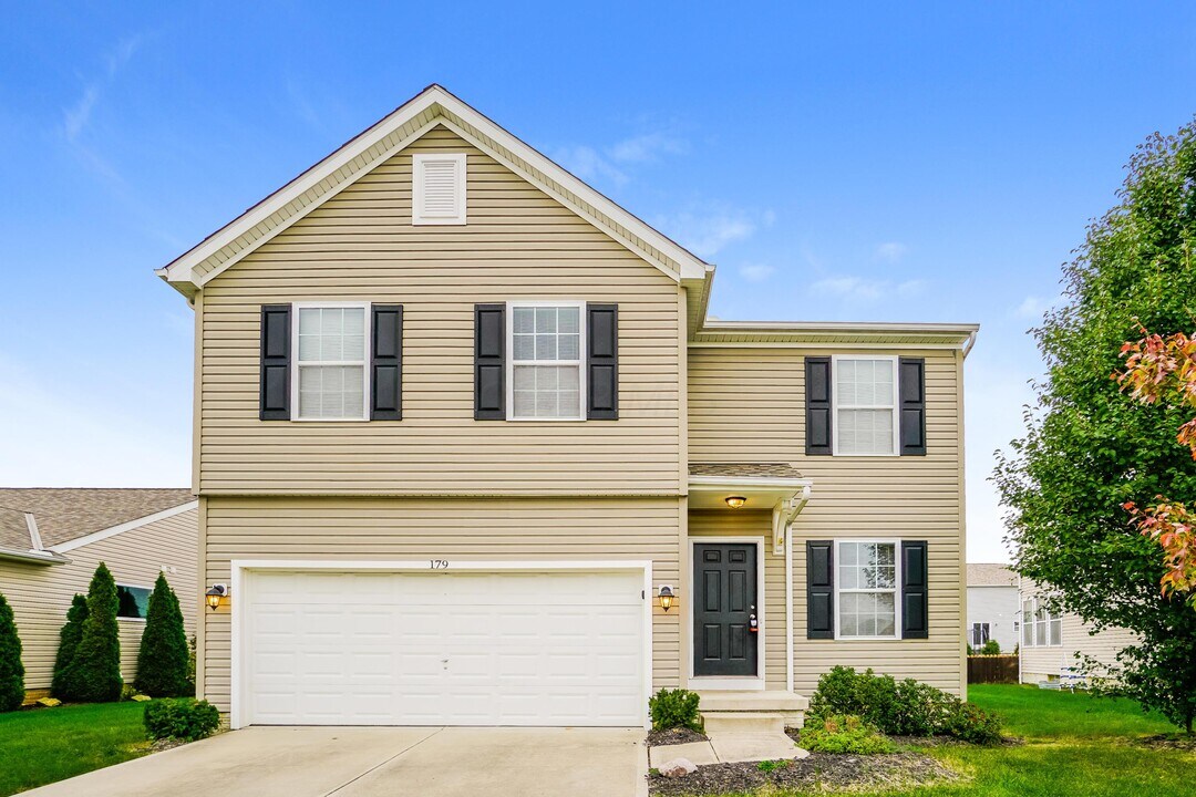 179 Cottonwood Pl in Commercial Point, OH - Building Photo