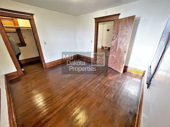 310 S Edmunds St in Mitchell, SD - Building Photo - Building Photo