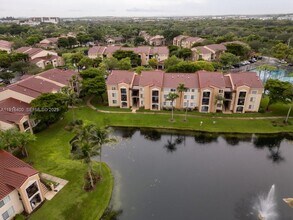 2061 Renaissance Blvd in Miramar, FL - Building Photo - Building Photo