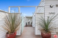 24742 Malibu Rd in Malibu, CA - Foto de edificio - Building Photo