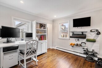 12 Mystic St, Unit 3 in Boston, MA - Building Photo - Building Photo