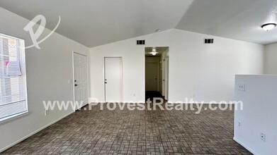 14672 Kimberly St in Adelanto, CA - Building Photo - Building Photo