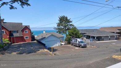 510 SW Coast Ave in Depoe Bay, OR - Building Photo - Building Photo