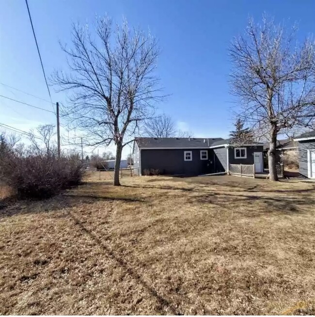 1946 Sweetbriar St in Rapid City, SD - Foto de edificio - Building Photo