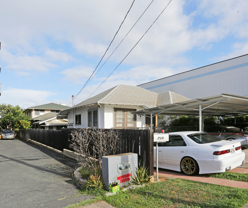 744 Palani Ave in Honolulu, HI - Foto de edificio