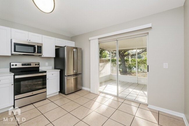 18012 Birdwater Dr in Tampa, FL - Foto de edificio - Building Photo
