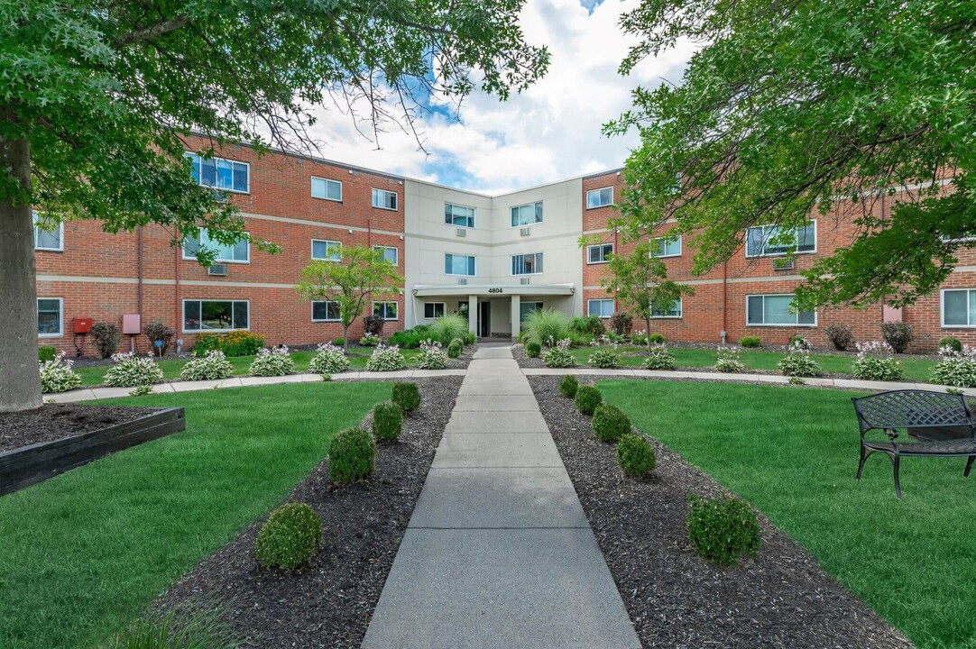 Norstar Apartments in Liverpool, NY - Foto de edificio