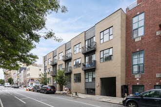 180 Scholes Street in Brooklyn, NY - Building Photo - Building Photo