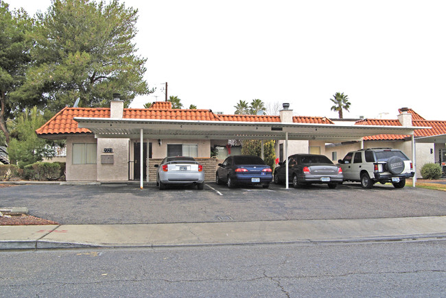 2721 Eldora Cor in Las Vegas, NV - Building Photo - Building Photo