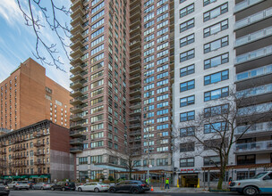 The Oxford on 72nd Street in New York, NY - Building Photo - Building Photo