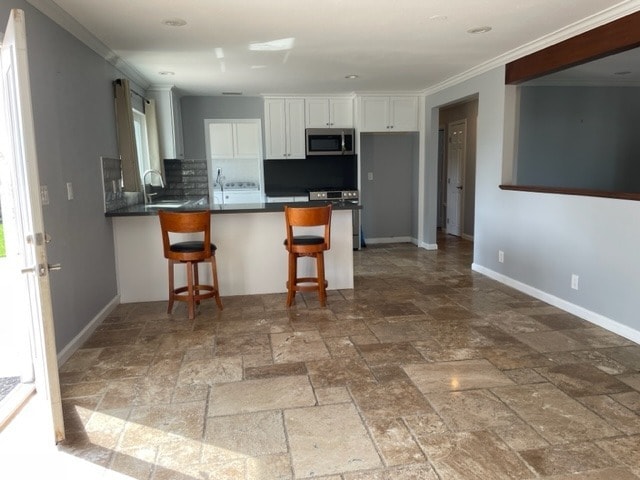 624 Bella Dr in Thousand Oaks, CA - Foto de edificio - Building Photo