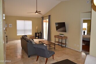 1199 W Jeanine Dr in Tempe, AZ - Foto de edificio - Building Photo