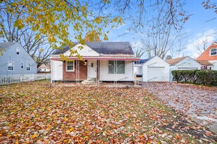 985 S Yearling Rd in Columbus, OH - Building Photo