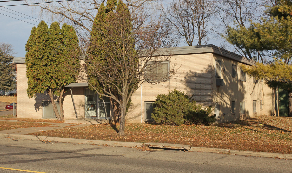 Westview Apartments in St. Paul, MN - Building Photo