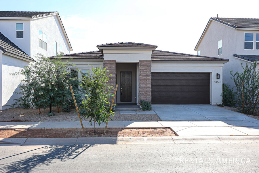 10041 E Toledo Ave in Mesa, AZ - Building Photo