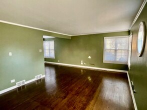 3701 W North Shore Ave in Lincolnwood, IL - Building Photo - Building Photo