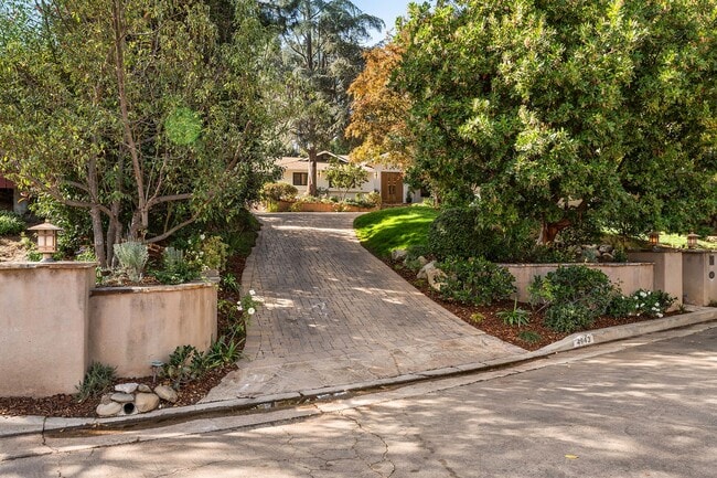 property at 4943 Palomar Dr