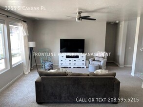 3255 S Caesar Pl in Meridian, ID - Building Photo - Building Photo