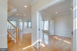 10424 Goldenrod Dr in Bristow, VA - Building Photo