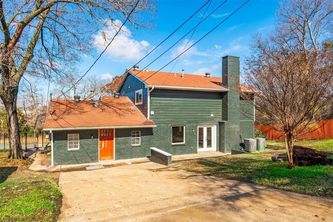 1030 W Five Mile Pky in Dallas, TX - Building Photo - Building Photo