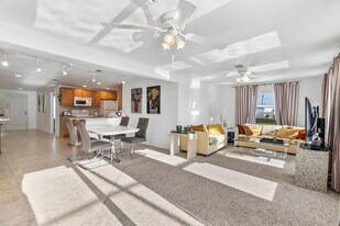 177 Dartmouth Dr NW in Port Charlotte, FL - Building Photo