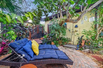 728 Palm St in West Palm Beach, FL - Building Photo - Building Photo