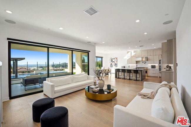 20712 Deer Grass Ct in Los Angeles, CA - Building Photo - Building Photo