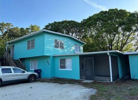 704 38th St W in Bradenton, FL - Building Photo