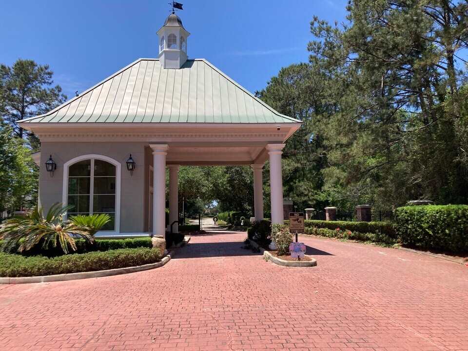 717 S Corniche Du Lac in Covington, LA - Building Photo