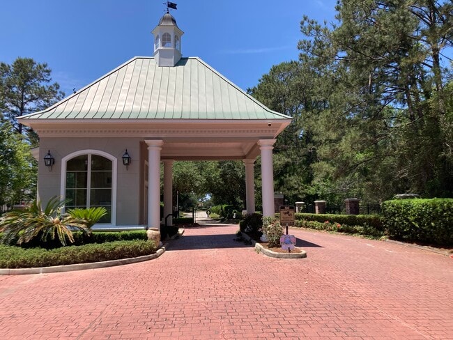 property at 717 S Corniche Du Lac