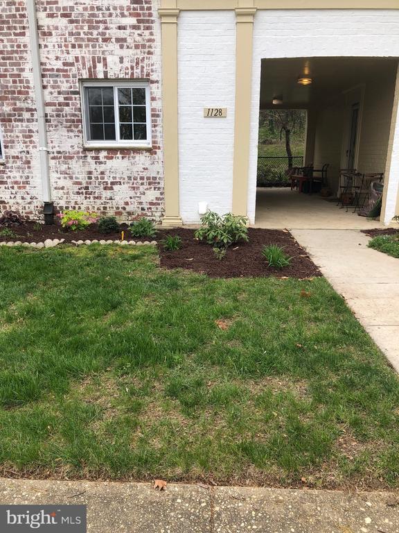 property at 1128 Valley Dr