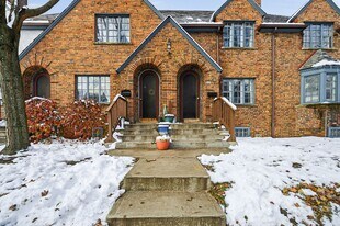 237 Rhoads Ave in Columbus, OH - Building Photo