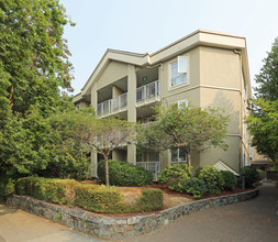 Langham Terrace in Victoria, BC - Building Photo - Building Photo