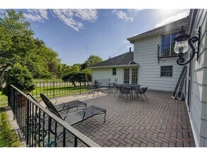 5721 Londonderry Rd in Edina, MN - Building Photo - Building Photo