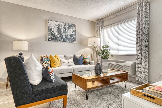 SODO FLATS LIVING in Orlando, FL - Building Photo - Interior Photo