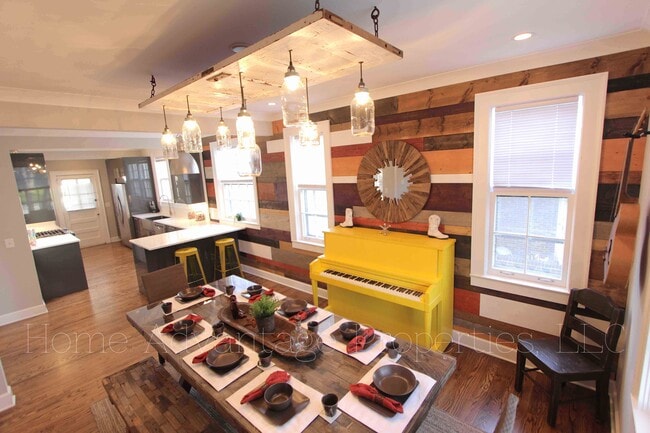 property at 924 Burchwood Ave