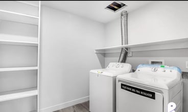 7040 Woodman Ave, Unit 103 in Los Angeles, CA - Building Photo - Building Photo